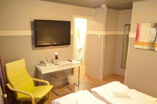 Мотели Aurora Motel Кеми Двухместный номер с 1 кроватью или 2 отдельными кроватями и ванной комнатой-6